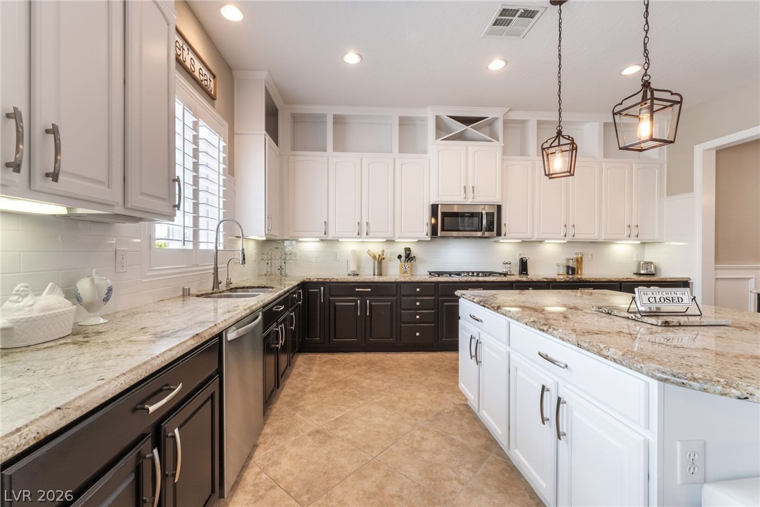 7308 Heritage Harbor Drive Property Photo 14