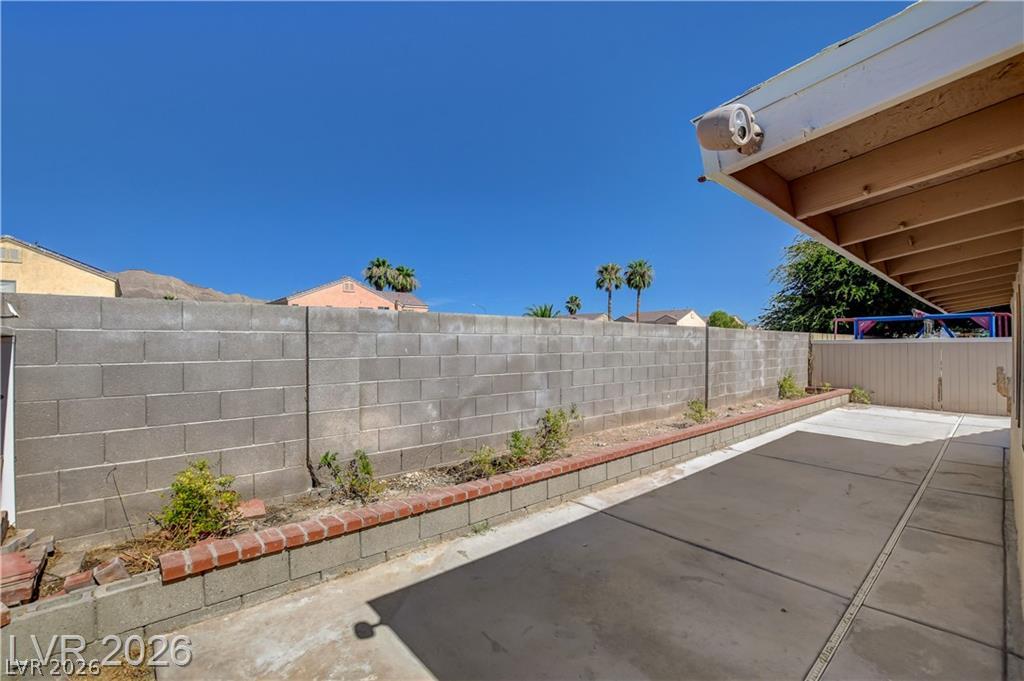 320 Searchlight Drive Property Photo 5