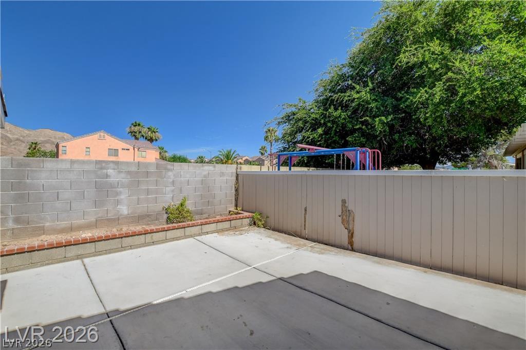 320 Searchlight Drive Property Photo 8