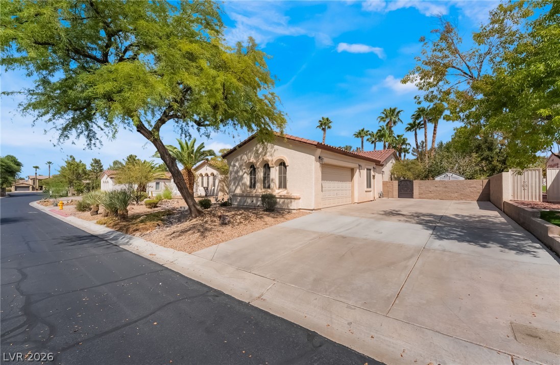 10610 Fairfield Avenue Property Photo 4