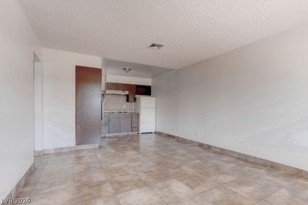 421 North Decatur Boulevard 2 Property Photo 6