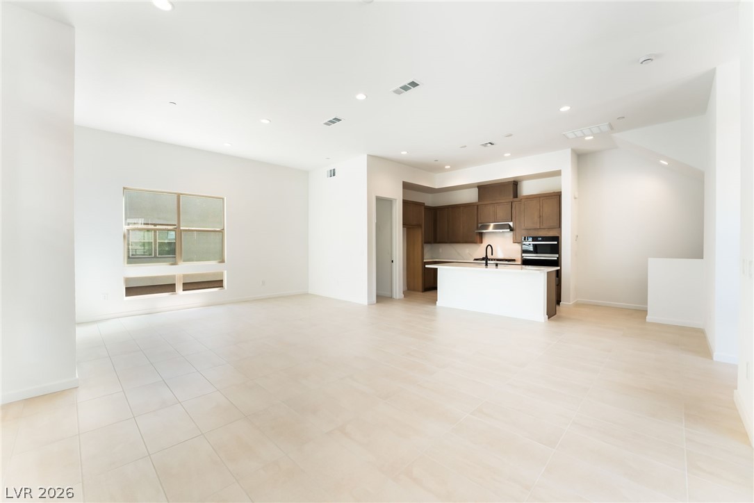 643 Talon Ridge Street Property Photo 8