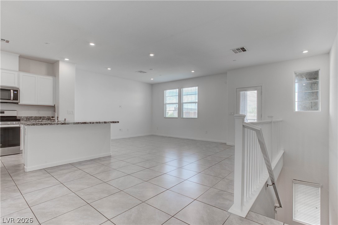 929 Kyanite Lane Property Photo 2
