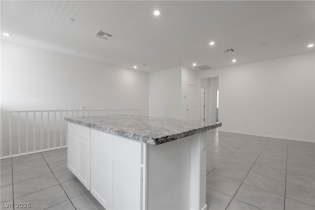 902 Bronzite Street Property Photo 15