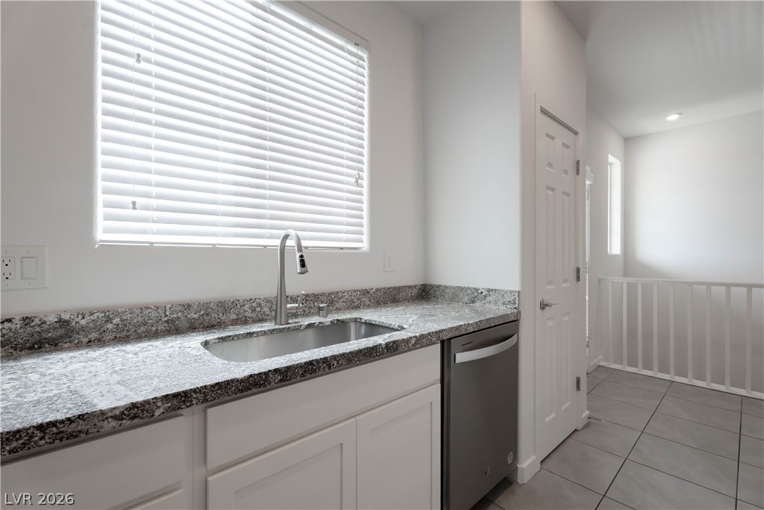 902 Bronzite Street Property Photo 17