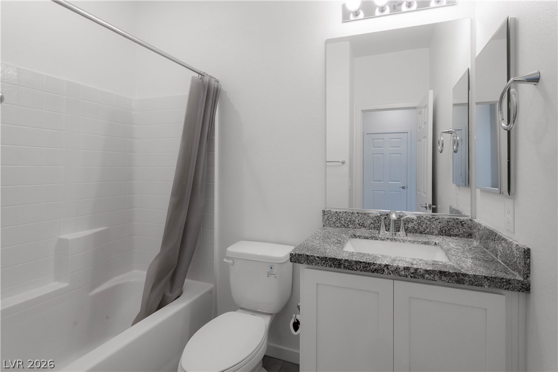 902 Bronzite Street Property Photo 24