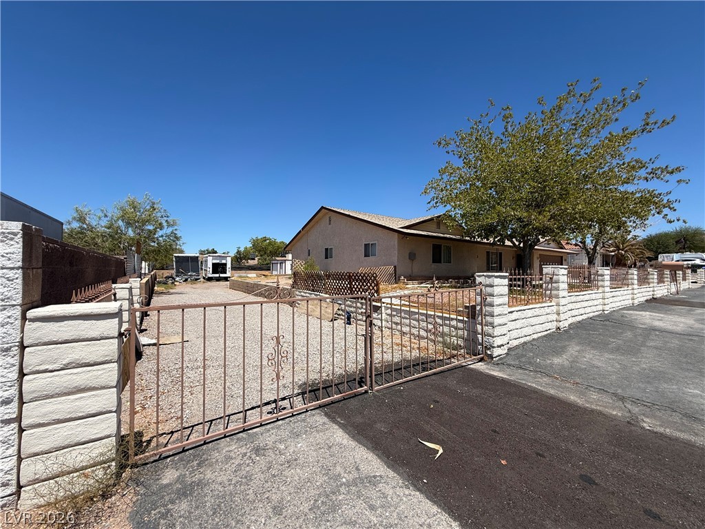 1560 Rocking Horse Drive Property Photo 4