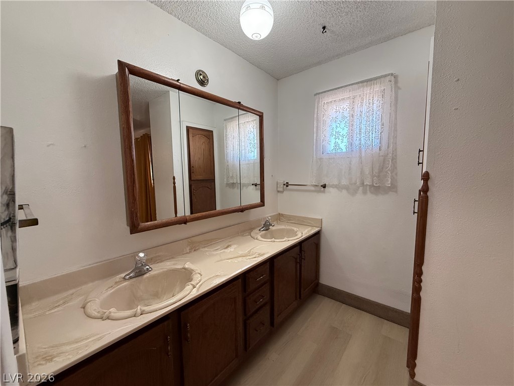 1560 Rocking Horse Drive Property Photo 33
