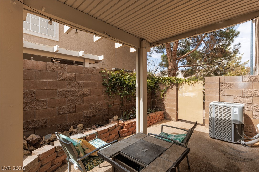 10134 Quaint Tree Street Property Photo 9