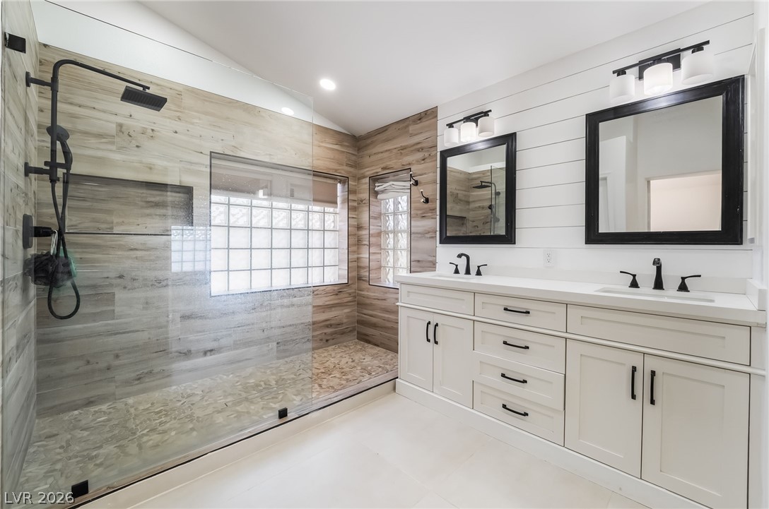 8253 Ruby Mountain Way Property Photo 3