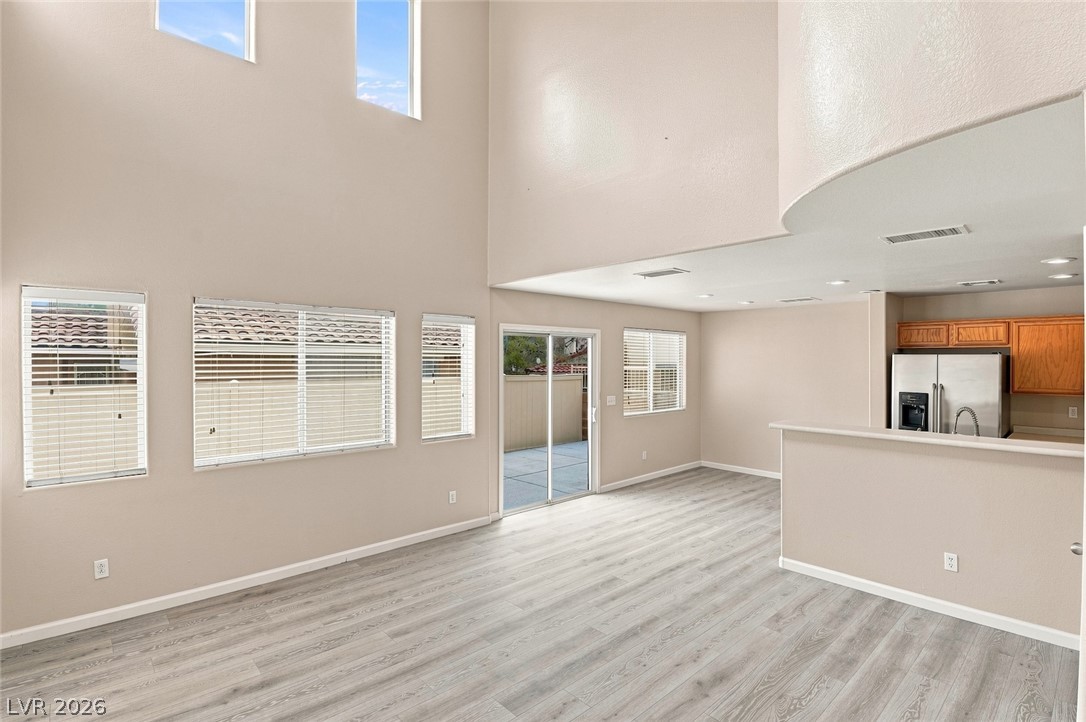 1915 Sundown Canyon Drive Property Photo 2