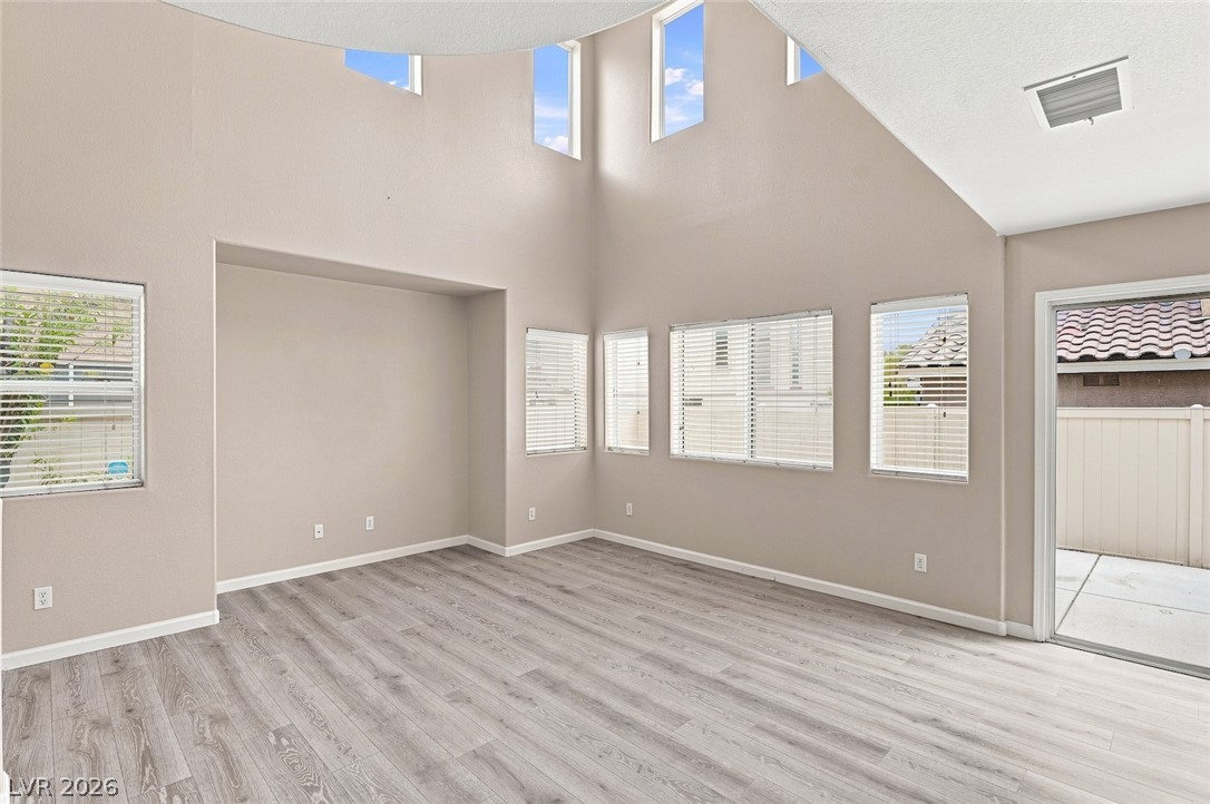 1915 Sundown Canyon Drive Property Photo 5