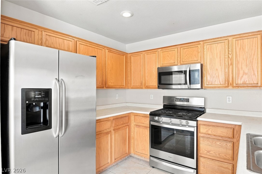 1915 Sundown Canyon Drive Property Photo 10