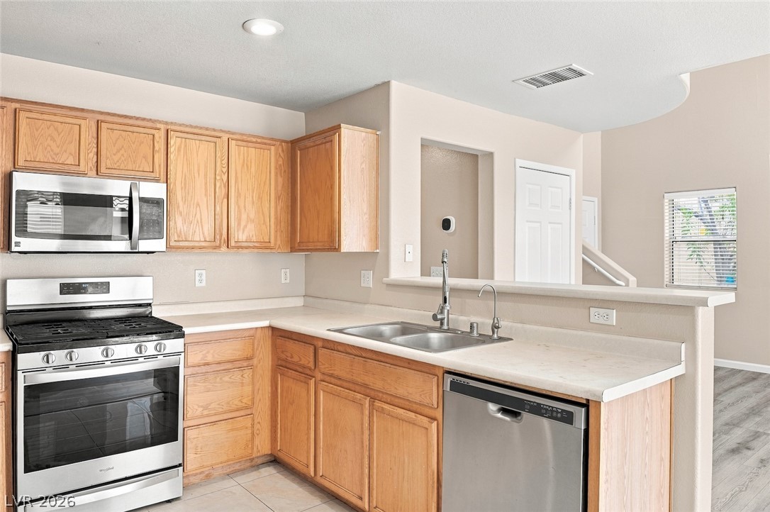 1915 Sundown Canyon Drive Property Photo 11