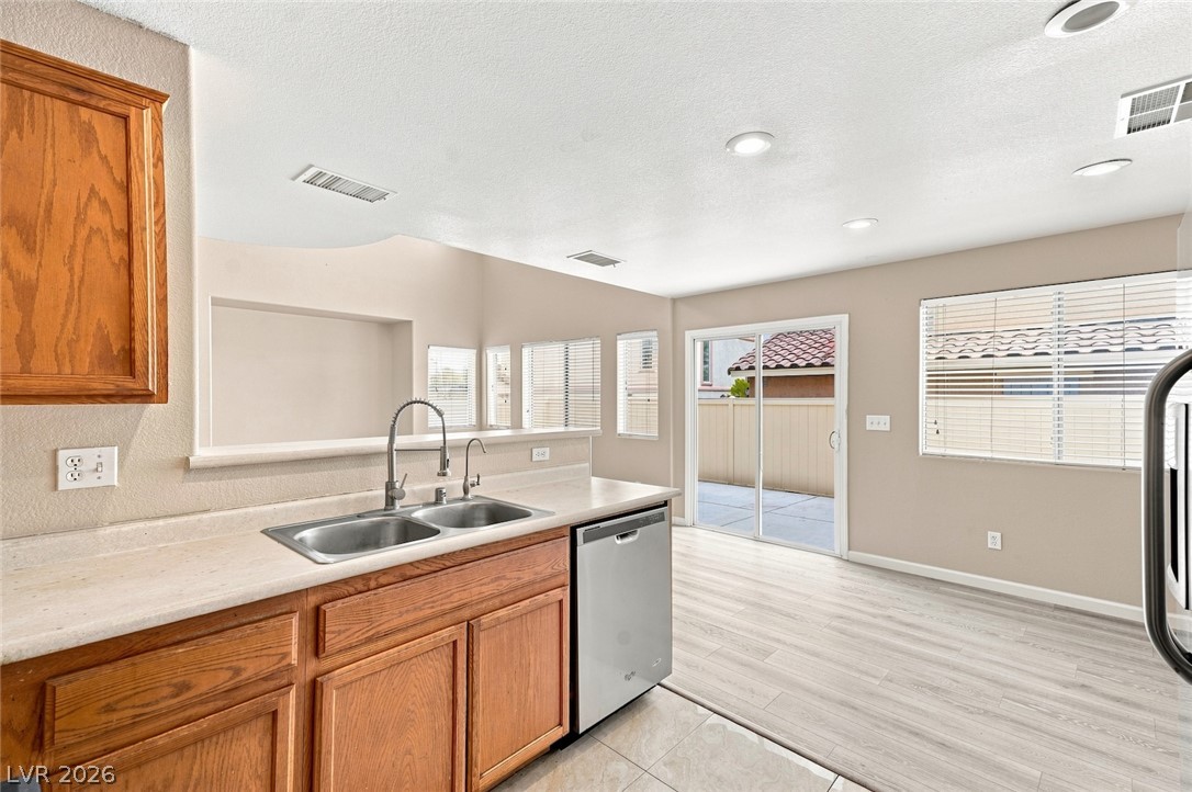 1915 Sundown Canyon Drive Property Photo 12