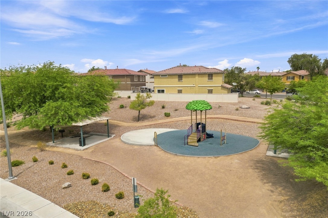 1915 Sundown Canyon Drive Property Photo 37