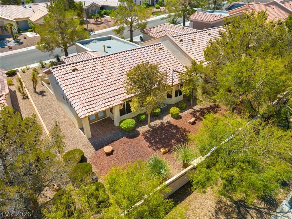 2833 Breakers Creek Drive Property Photo 2