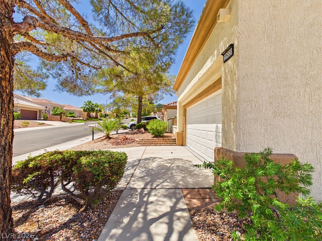 2833 Breakers Creek Drive Property Photo 66