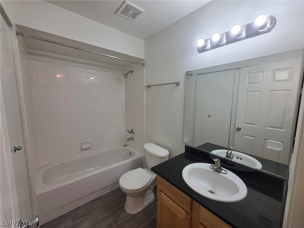 2750 South Durango Drive 2153 Property Photo 5