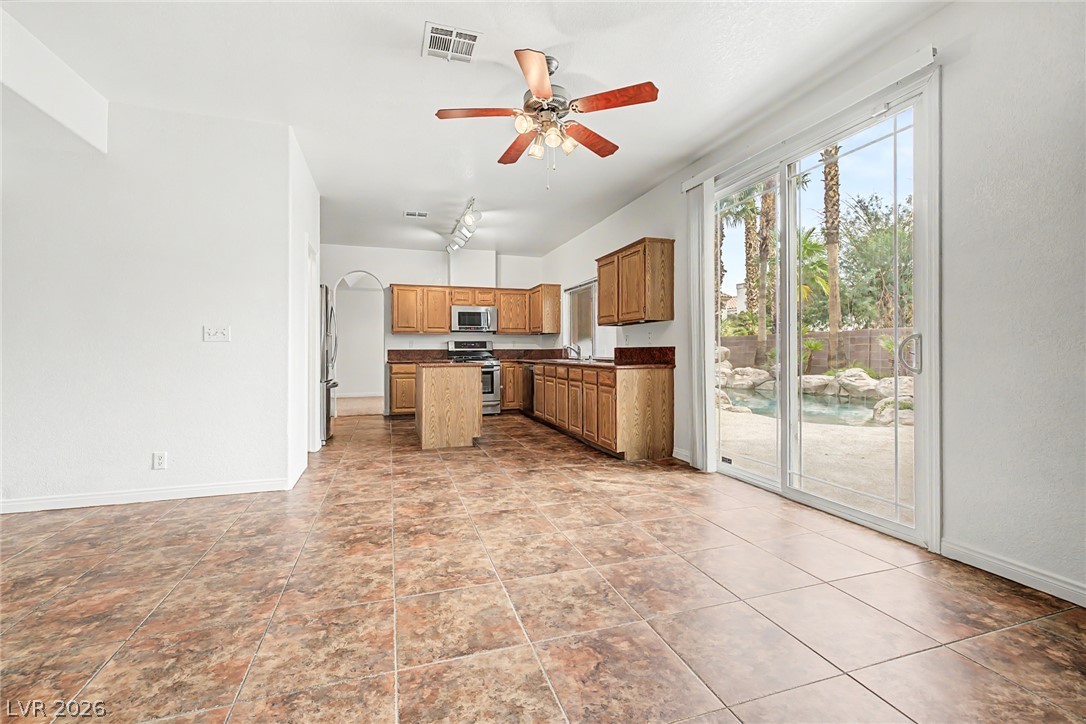 7782 Meadow Creek Street Property Photo 13