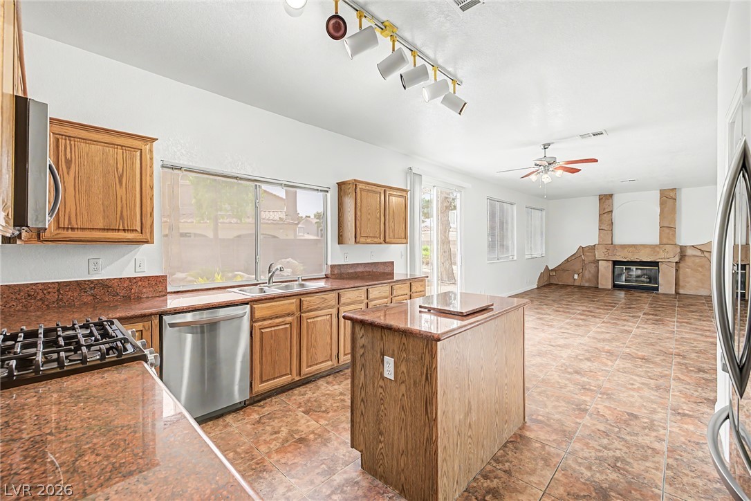 7782 Meadow Creek Street Property Photo 16