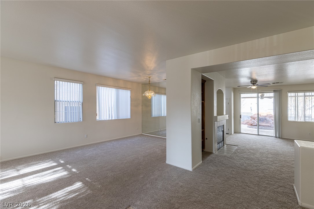 98 Glendive Street Property Photo 7