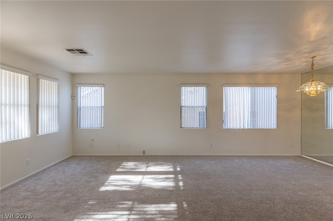 98 Glendive Street Property Photo 8
