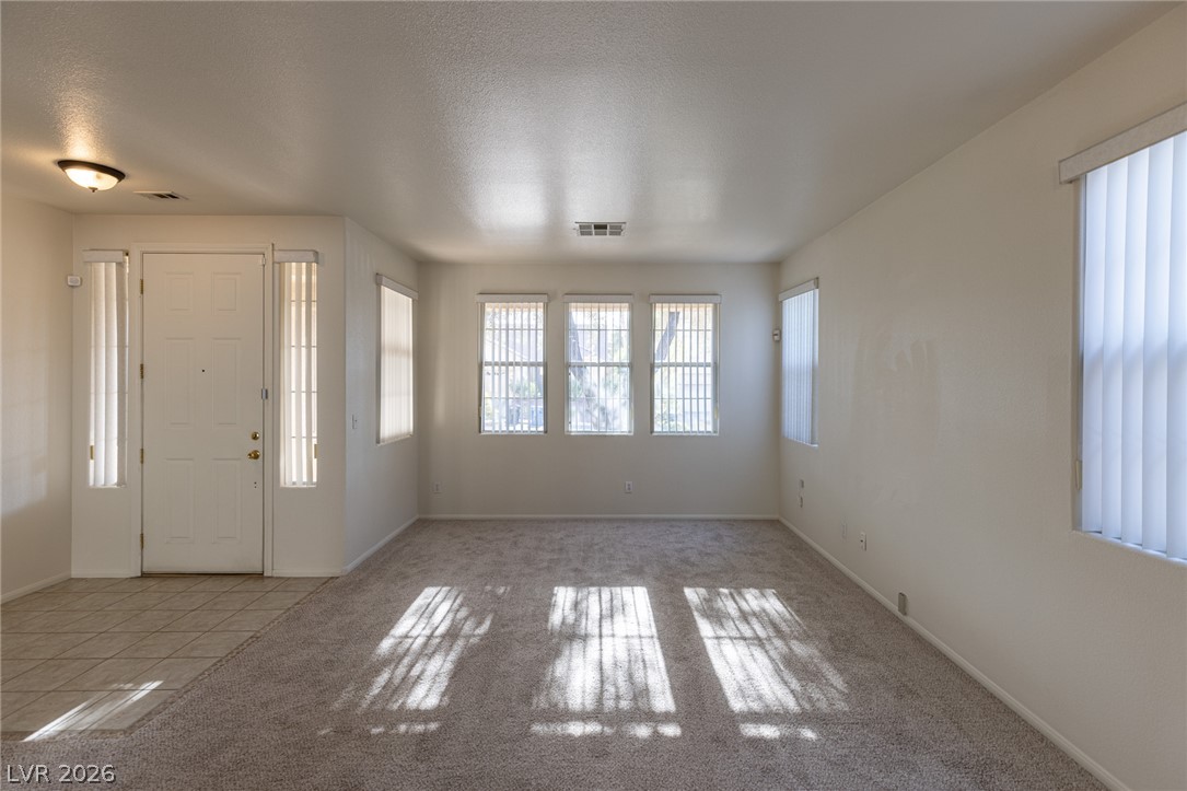 98 Glendive Street Property Photo 10
