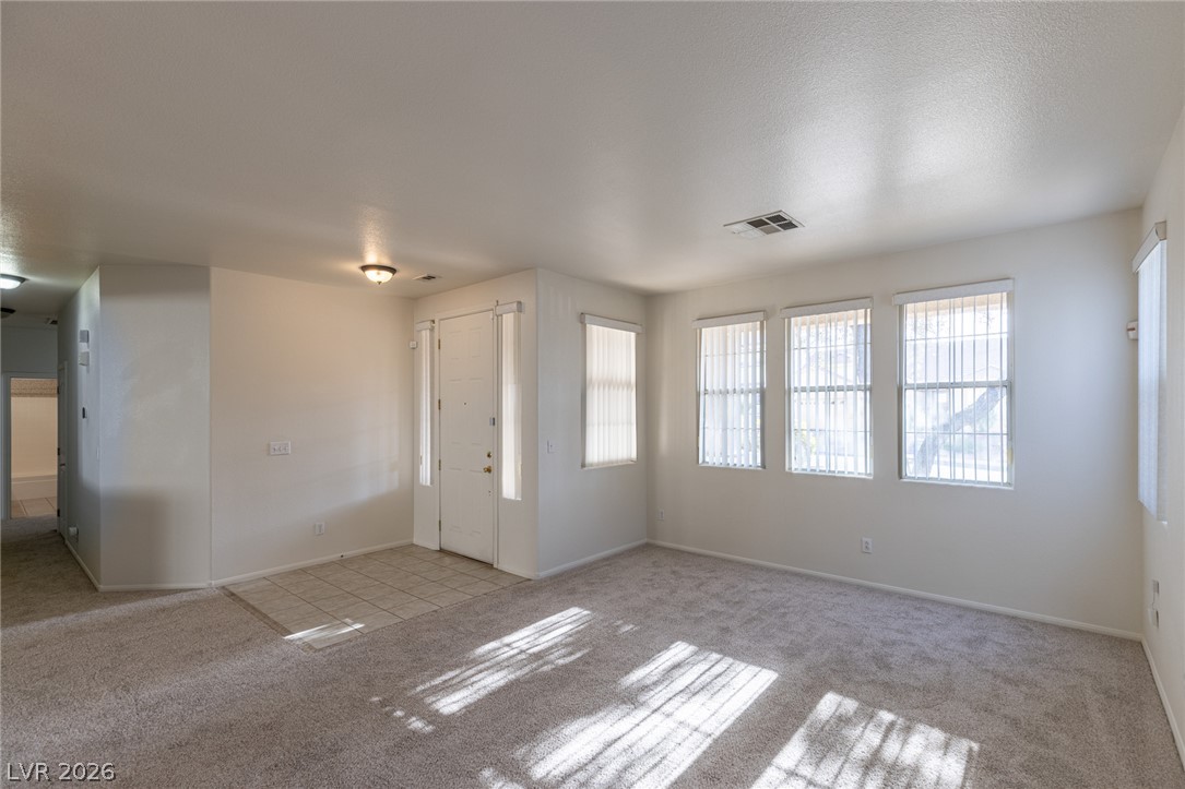 98 Glendive Street Property Photo 11