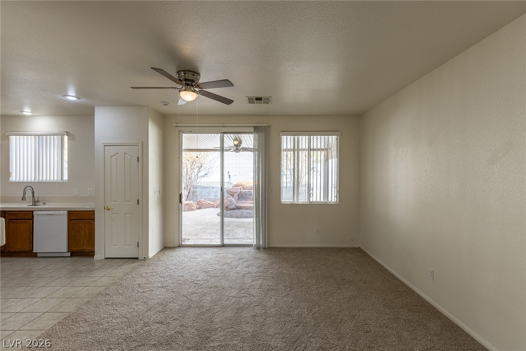 98 Glendive Street Property Photo 21