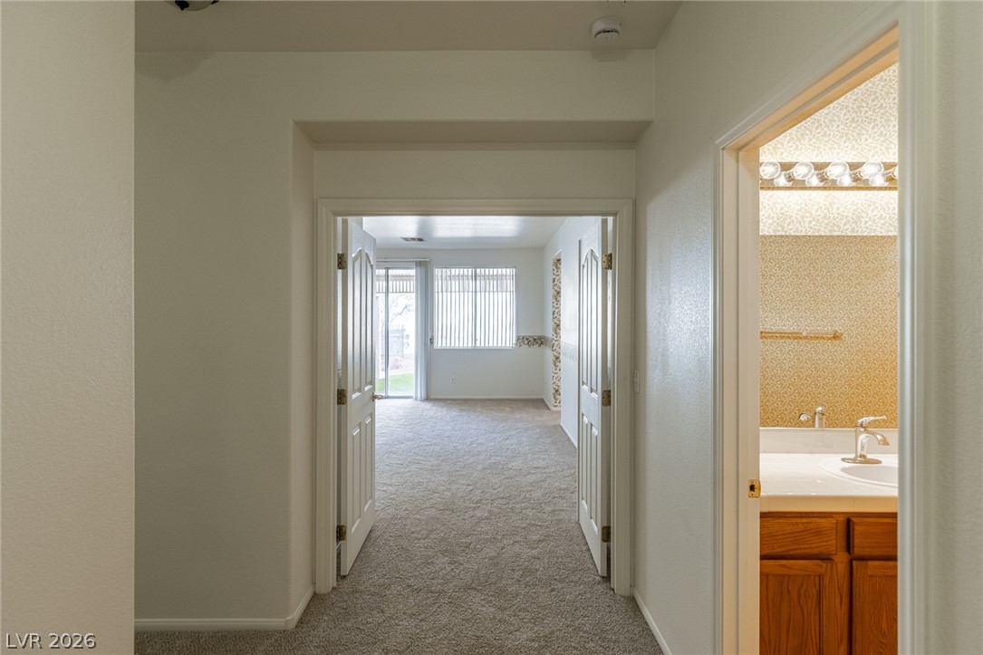 98 Glendive Street Property Photo 34