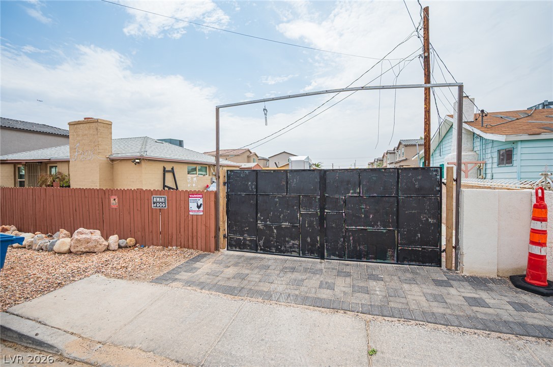 5841 Dodd Street Property Photo 4
