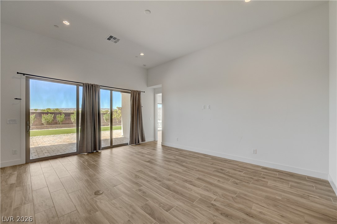 11803 Giroma Avenue Property Photo 7