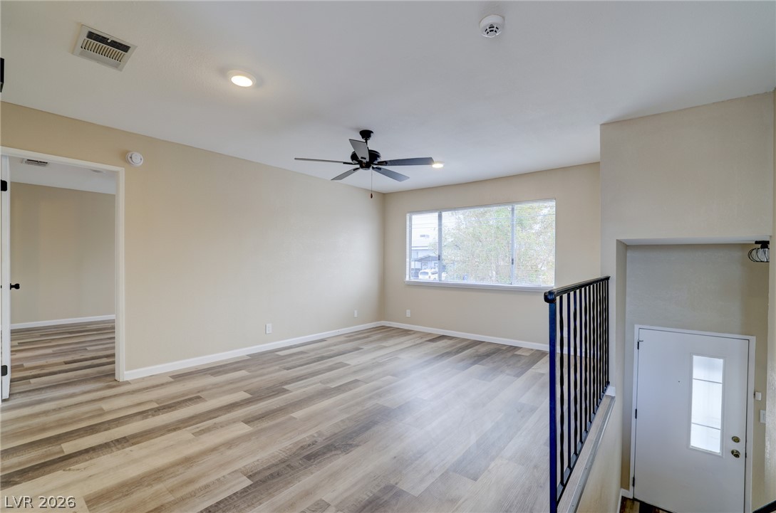 933 Palmhurst Drive Property Photo 3
