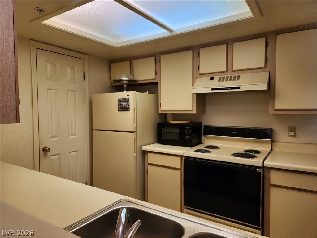 3550 Bay Sands Drive 2063 Property Photo 9