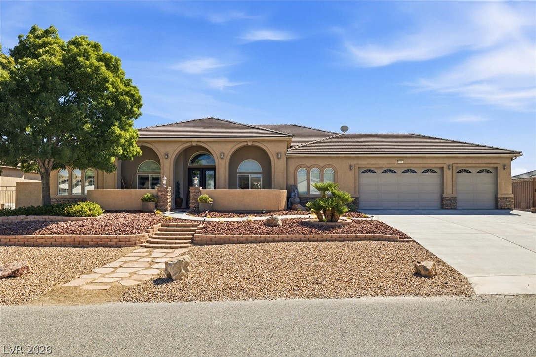6671 Greenbriar Court Property Photo 2