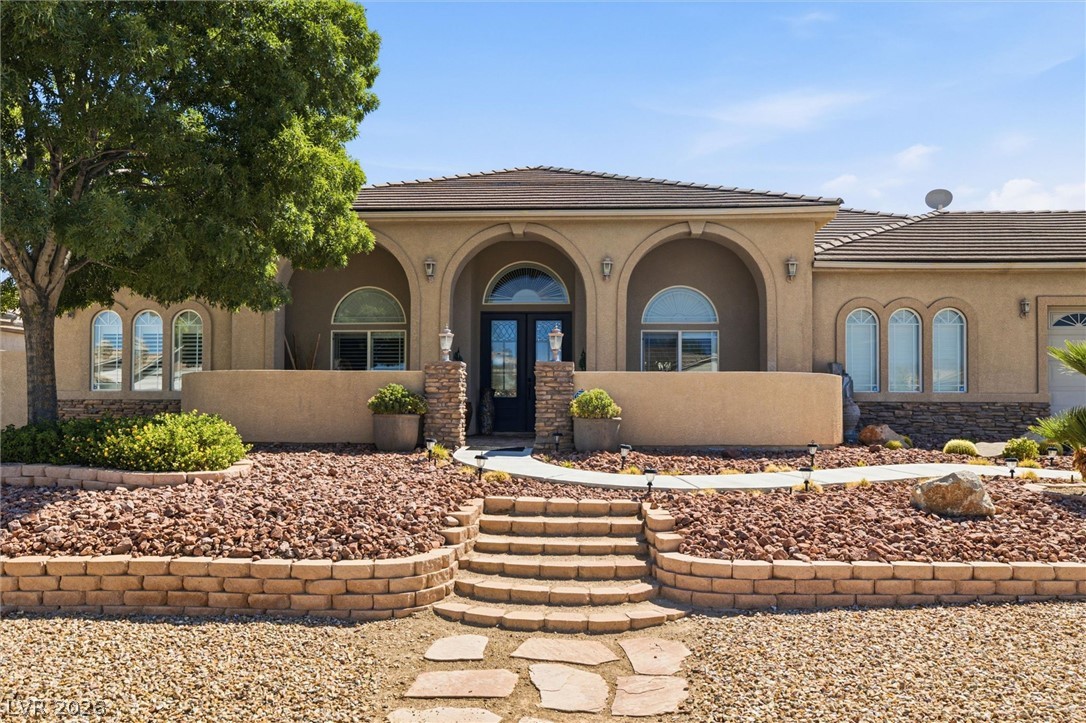 6671 Greenbriar Court Property Photo 4