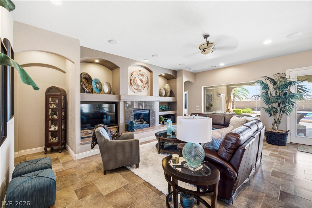 6671 Greenbriar Court Property Photo 10