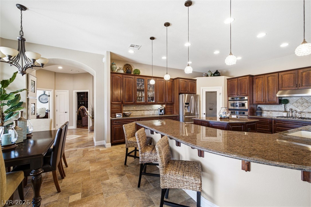 6671 Greenbriar Court Property Photo 16