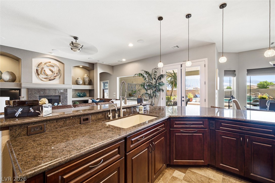 6671 Greenbriar Court Property Photo 20