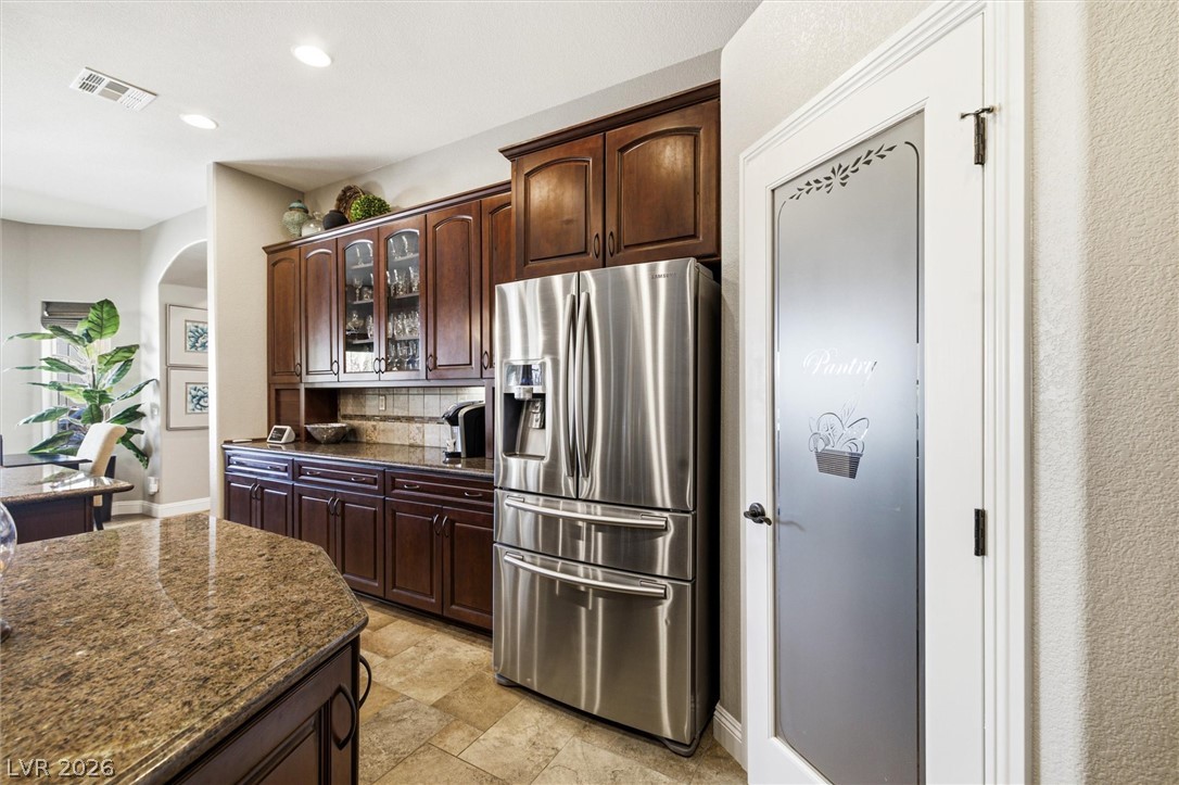 6671 Greenbriar Court Property Photo 21
