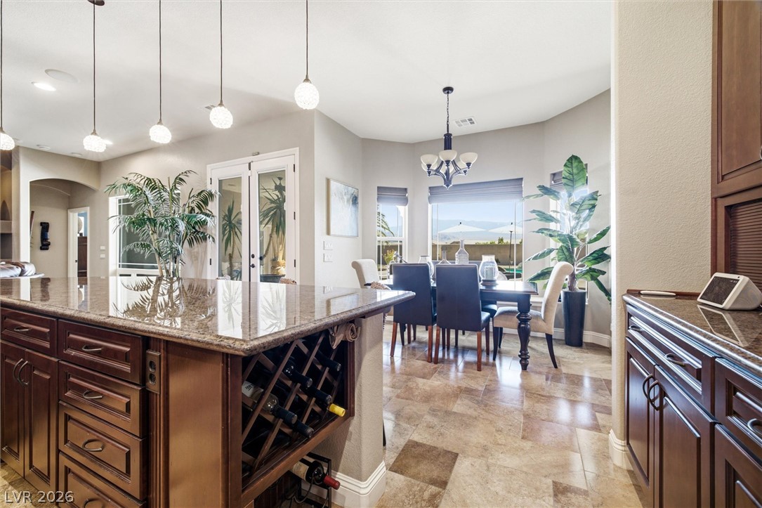 6671 Greenbriar Court Property Photo 25
