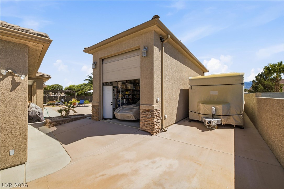 6671 Greenbriar Court Property Photo 57
