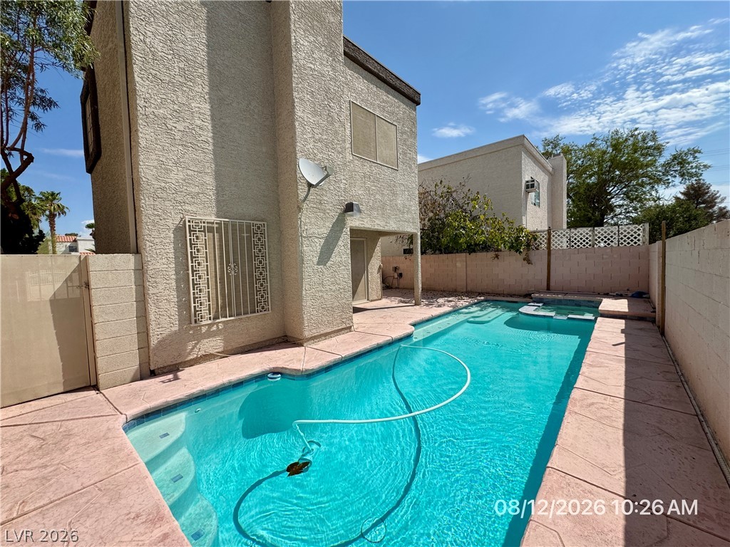 8621 Lyla Rae Circle Property Photo 4