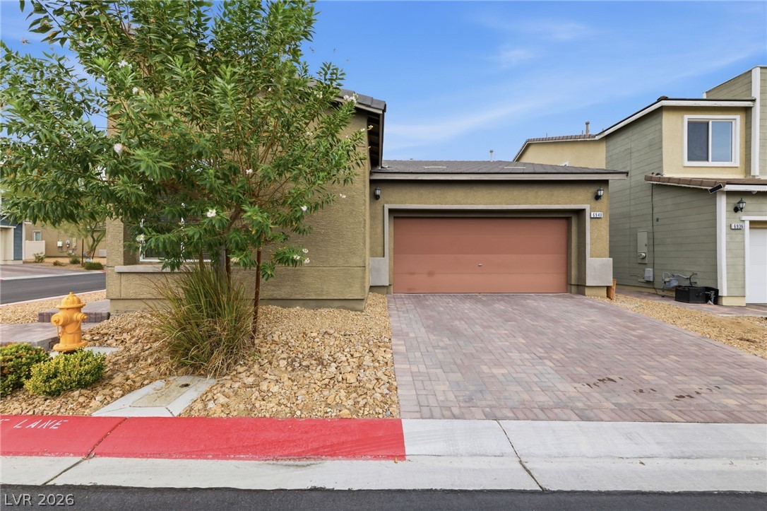 6940 Whispering Falls Drive Property Photo 1
