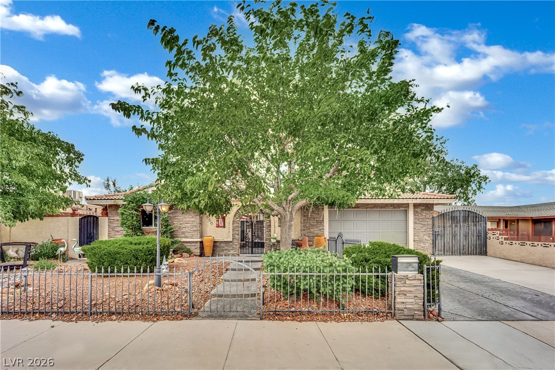 4550 Silver Peak Street Property Photo 2