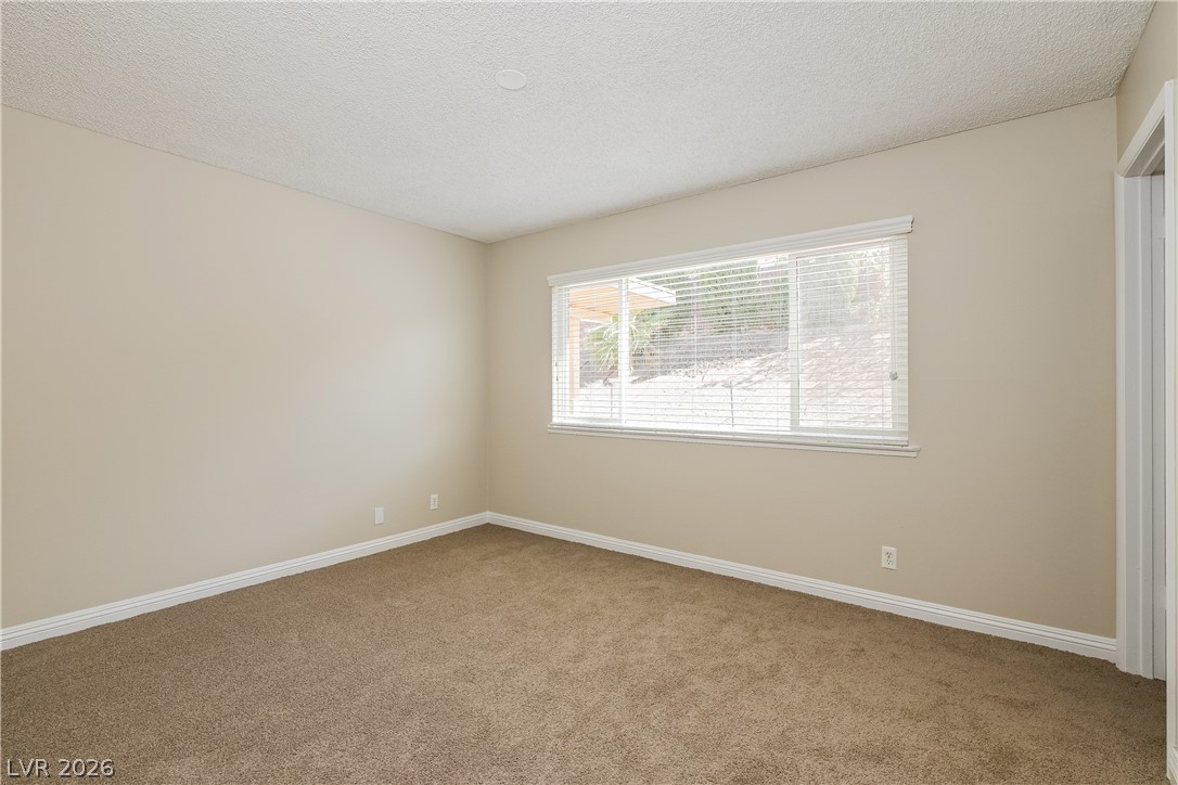 422 Chateau Drive Property Photo 8