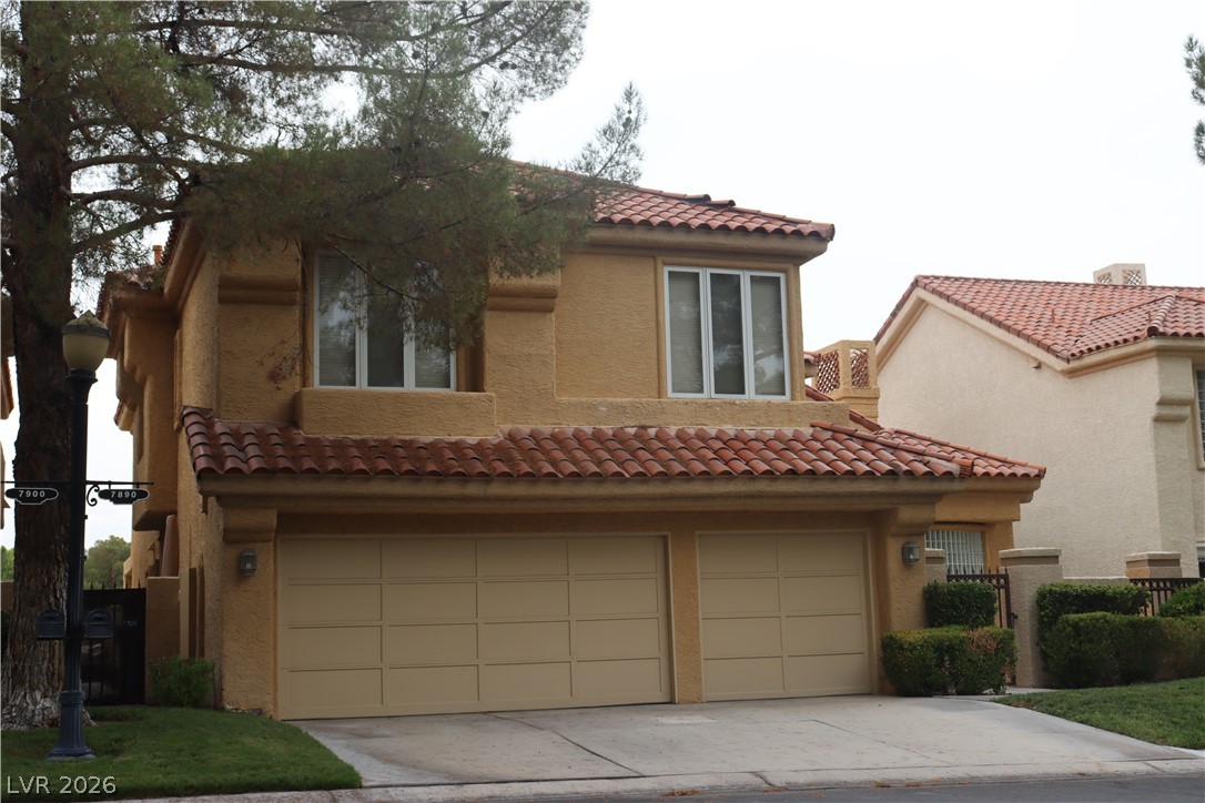 7890 Castle Pines Avenue Property Photo 3