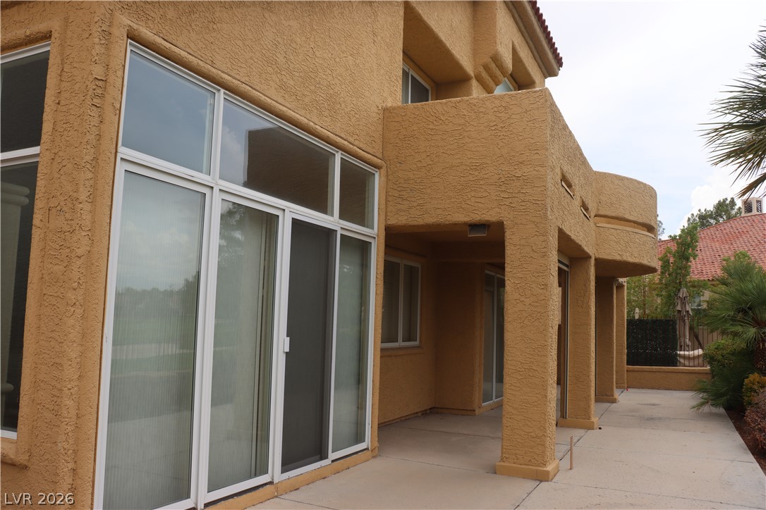 7890 Castle Pines Avenue Property Photo 8