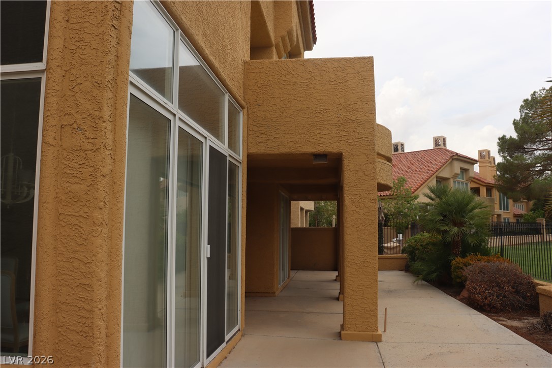 7890 Castle Pines Avenue Property Photo 9